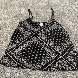 Black geometric tank top